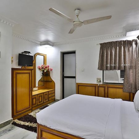 Hotel Midtown Surat Ngoại thất bức ảnh