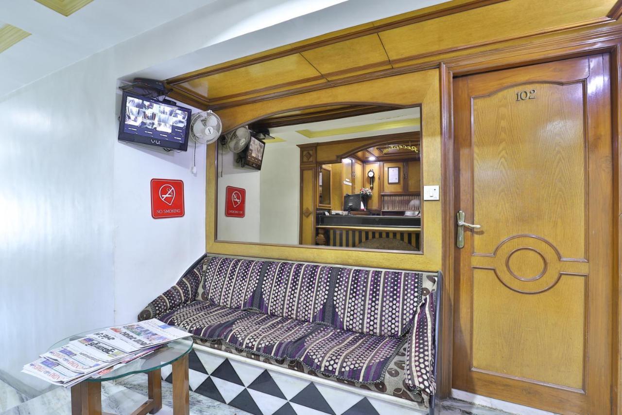 Hotel Midtown Surat Ngoại thất bức ảnh