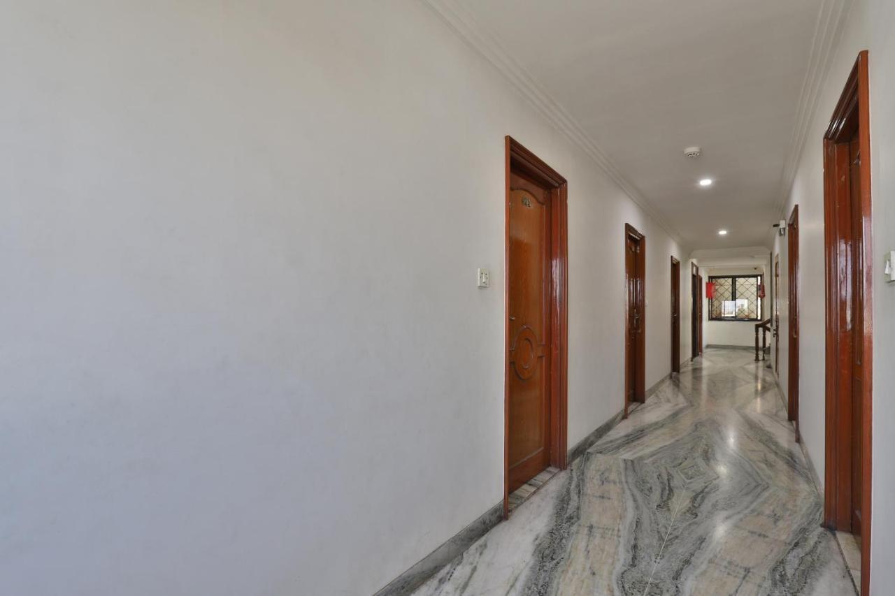Hotel Midtown Surat Ngoại thất bức ảnh